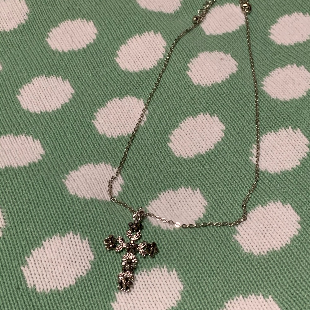 Silver Chain with Silver Cross🤎